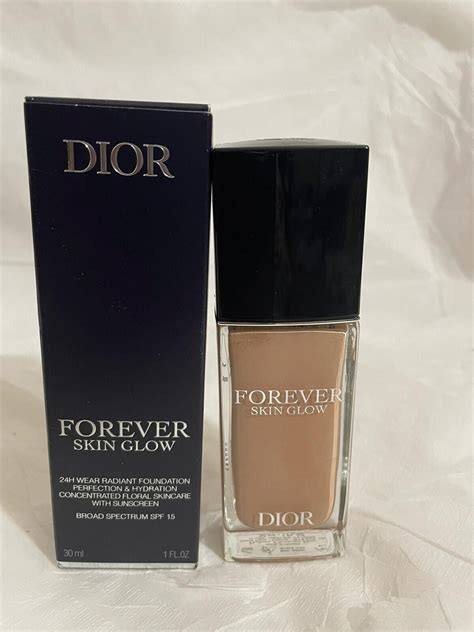 Dior Forever Skin Glow Foundation SPF 15 2.5W Warm